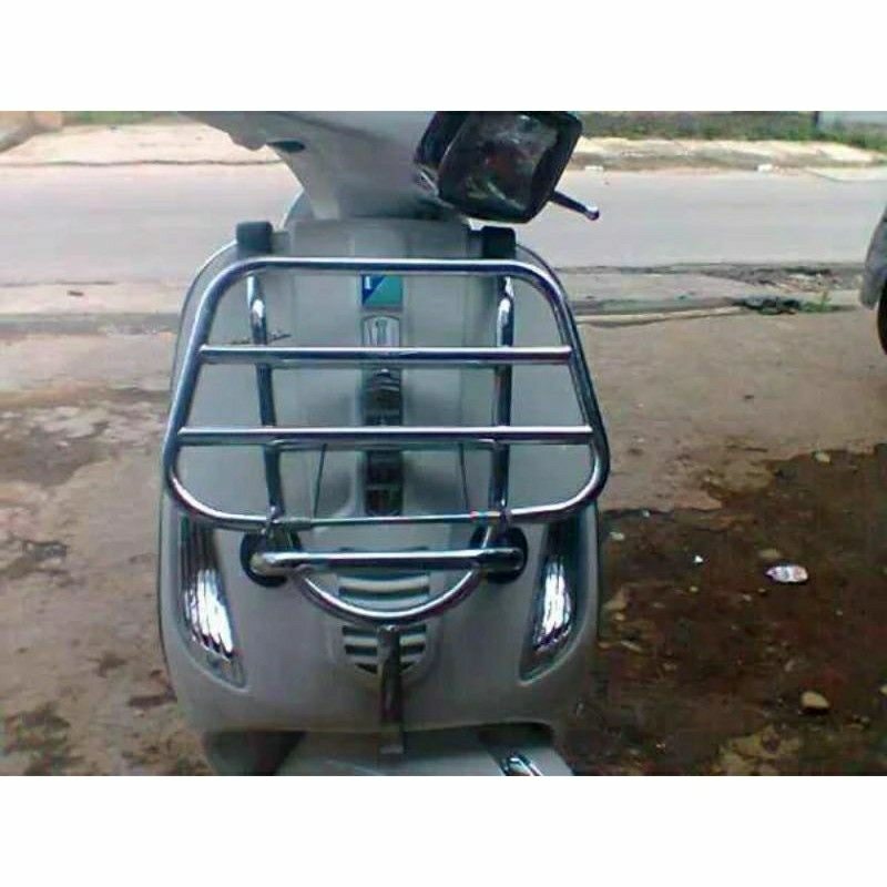 Asesoris vespa modern/rak depan vespa modern/frontrack vespa Lx dan S