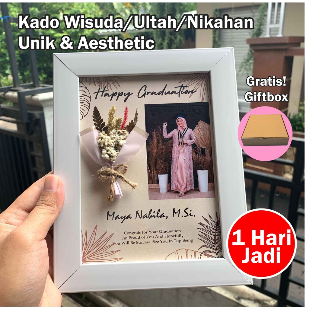 Kado wisuda frame 5r Ultah Bingkai Foto bunga Kering Flower in / Hadiah pernikahan ulang tahun wedding Graduation happy birthday pacar cewek cowok foto bunga pigura prame Figura Pigura Prame Pigora Putih Tanpa Kaca Flower Frame Costum Custom Aesthetic Est