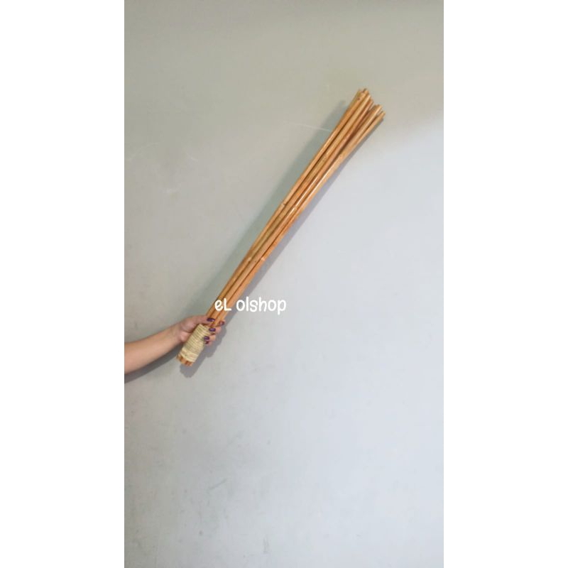 Rotan pengaduk martabak penjalin adonan martabak