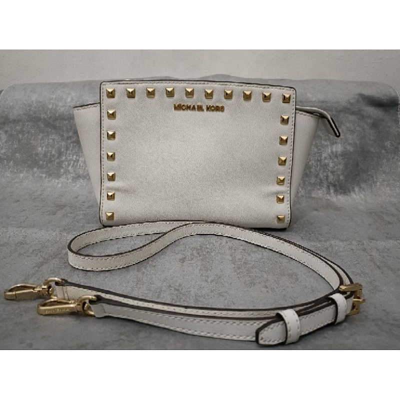 PRELOVED TAS MICHAEL KORS, WHITE SELMA STUD, SHOULDER BAG