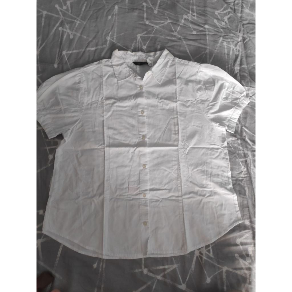 KEMEJA BLOUSE PUTIH PENDEK / PRELOVED BLOUSE KANCING / THRIFT KEMEJA LENGAN PENDEK