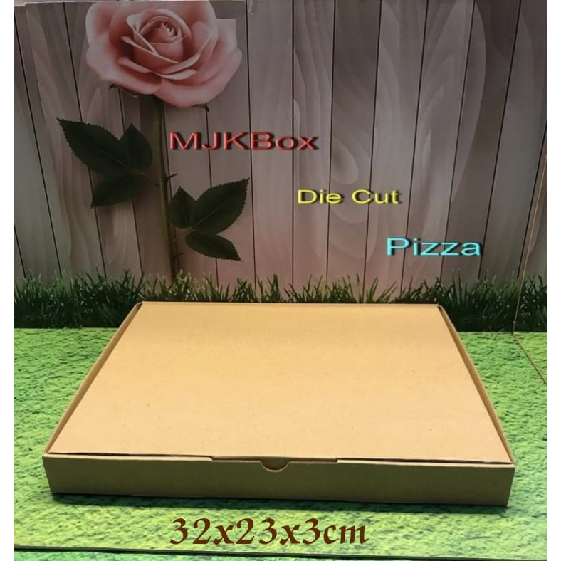 

kardus/karton/box. uk. 32x23x3 cm....DIE CUT