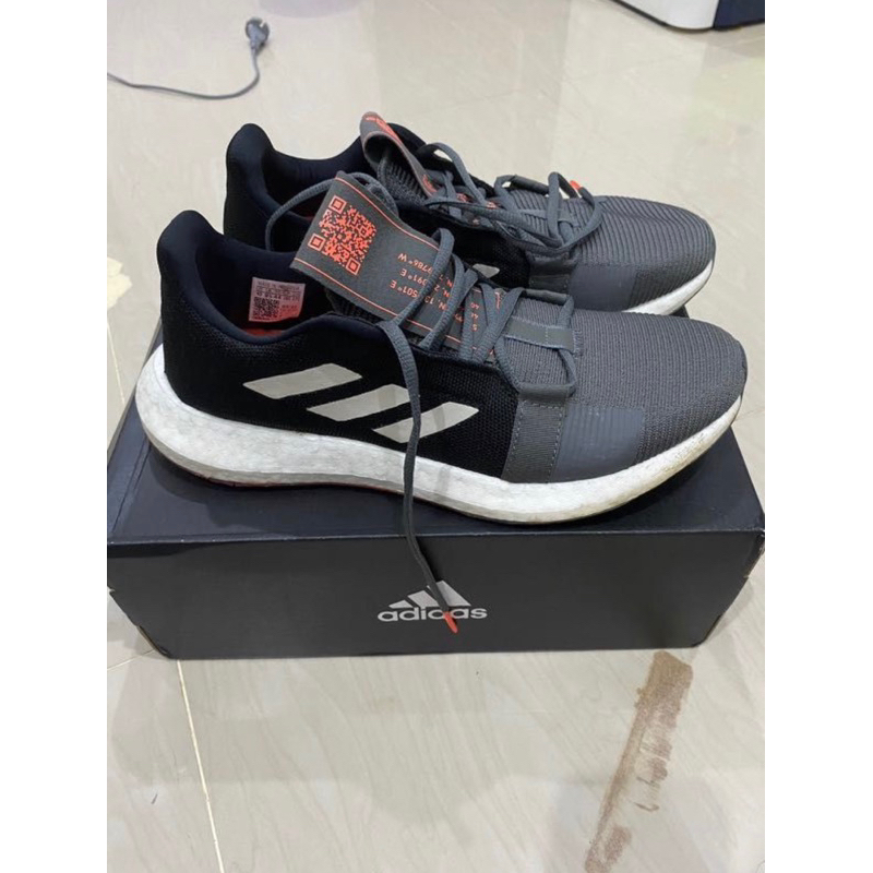 ADIDAS Running sepatu senseboost GO EG0957