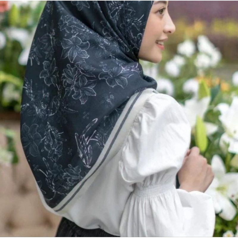Zytadelia hijab/kerudung segiempat voal SALE (Amaryllis series)