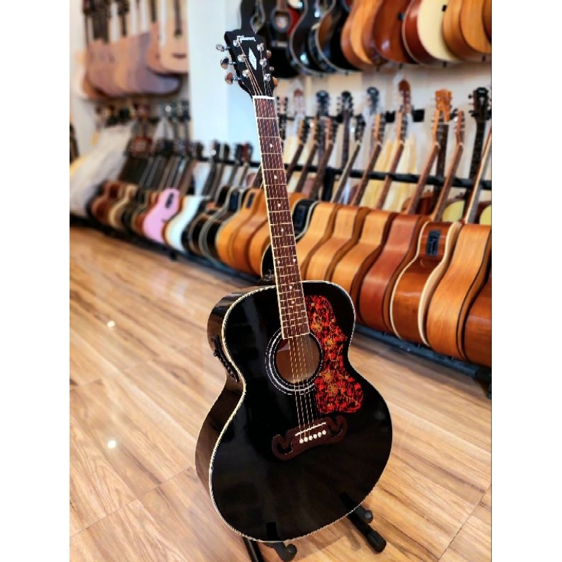 Gitar akustik elektrik Gibson J200