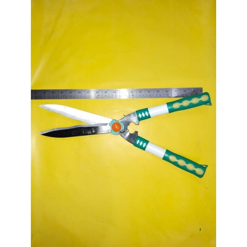 Gunting Rumput Super Tajam 48cm / Pegangan Karet Potong Rumput