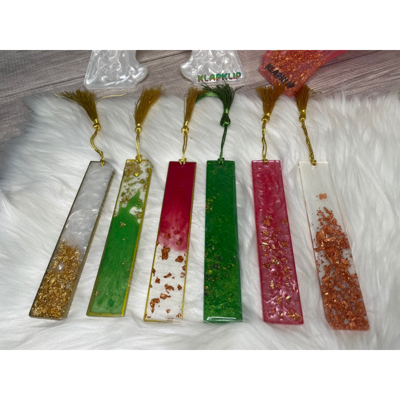 

RESIN BOOKMARK