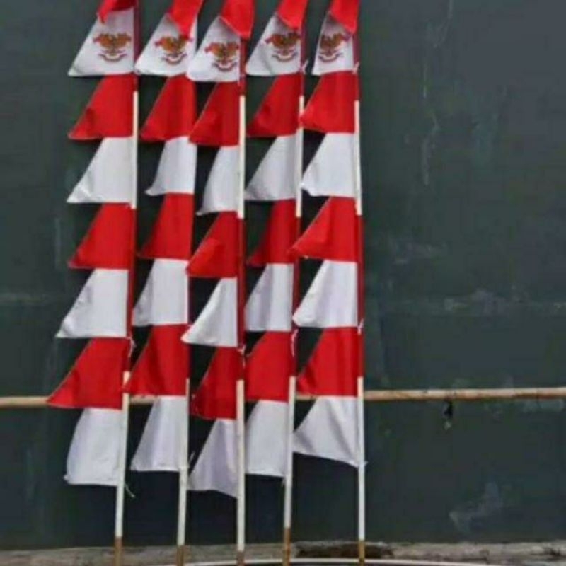 Bendera Umbul-Umbul 8 Titik Panjang 2,8M  Warna Warni Merah Putih Gergaji