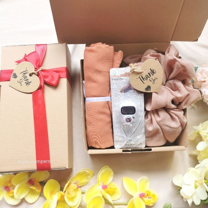 

hampers hijab kado ulang tahun cewe gift box buket bunga