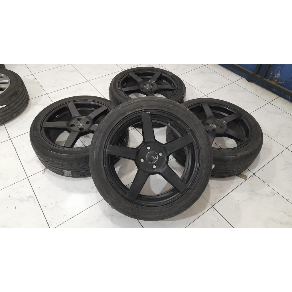 VELG MOBIL BEKAS MURAH NE3 HSR RING17 BAUT4 BLACK + BAN 215 45 PNP LIVINA XENIA AVANSA