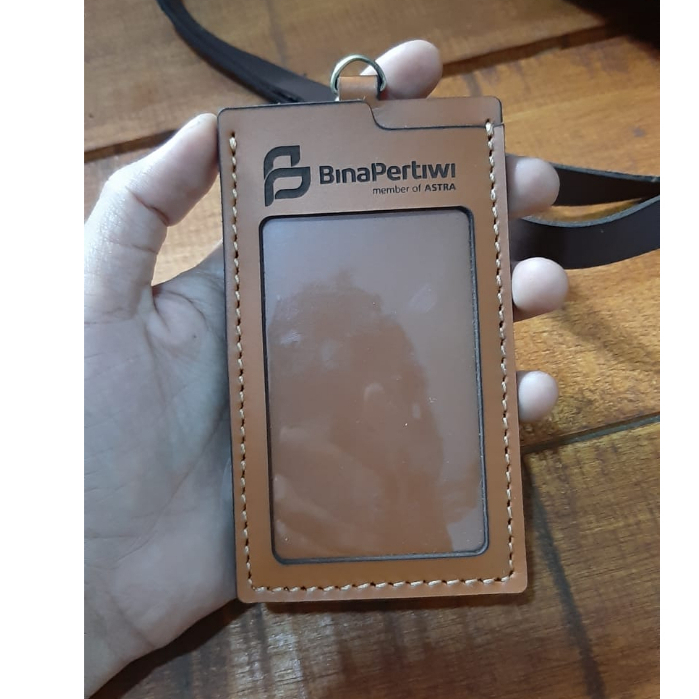 

Name Tag/Id Card Holder/Gantungan Id Card/Name Tag Kulit/Gantungan Kartu Nama