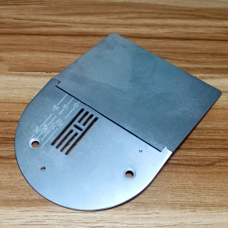 NEEDLE PLATE/PLATE GIGI MESIN JAHIT PORTABLE/JANOME 672