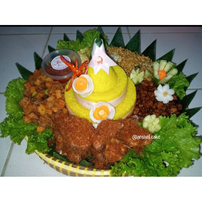 Tumpeng ultah - tumpeng ulang tahun - tumpeng nasi kuning - tumpeng cantik - nasi kuning