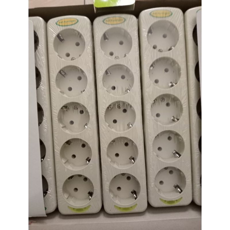 STOP KONTAK 5 Lobang