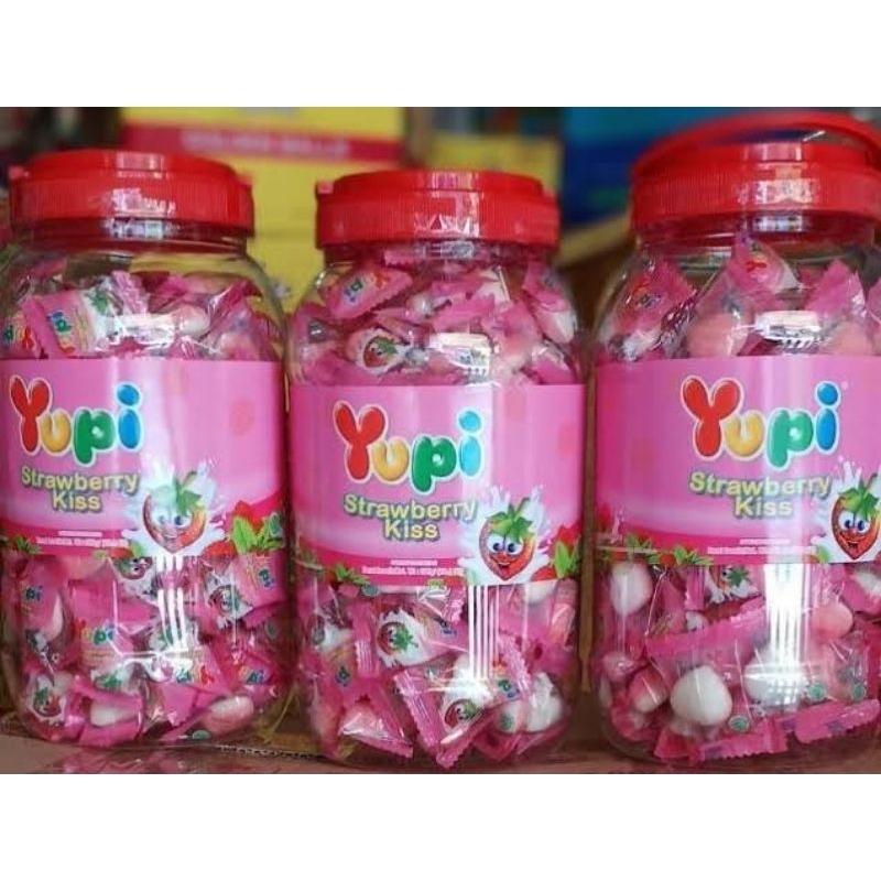 

permen yupi strawberry kiss toples isi 125pcs