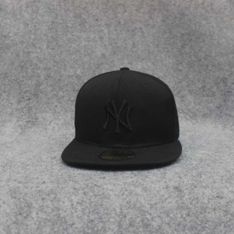 Topi Snapback New Era 59Fifty NY Yankees Black 7¼ Second Murah Original