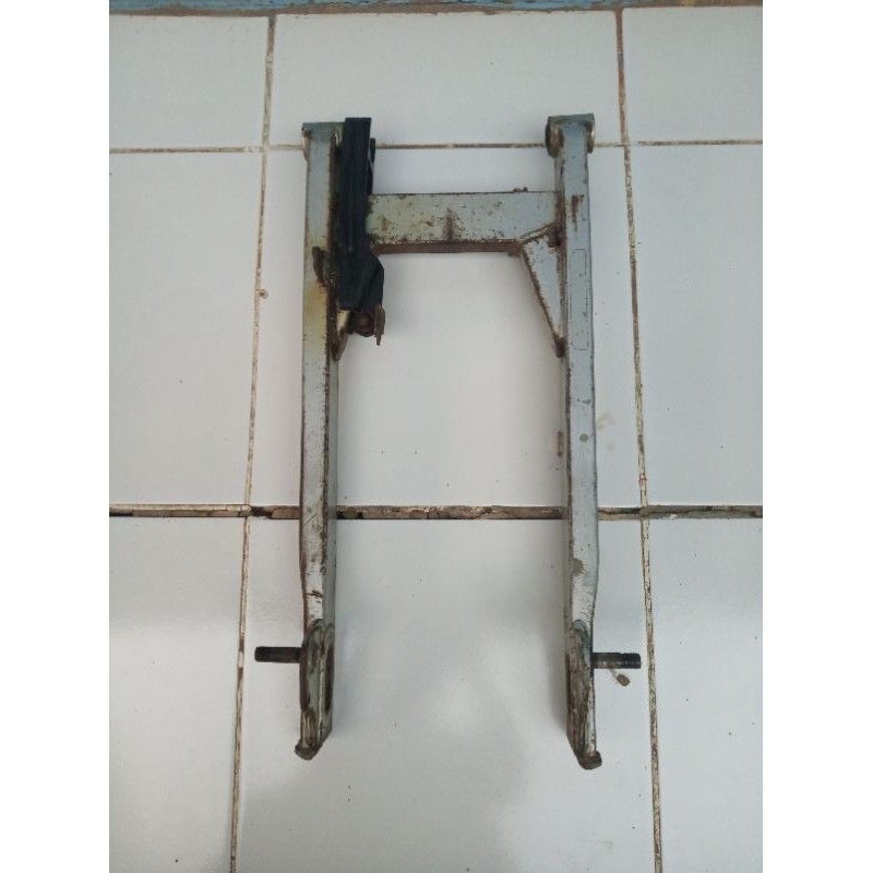 Swing ARM atau sasis For Honda Supra lama ke Supra X lama masuk barang Copotan 100%Ori