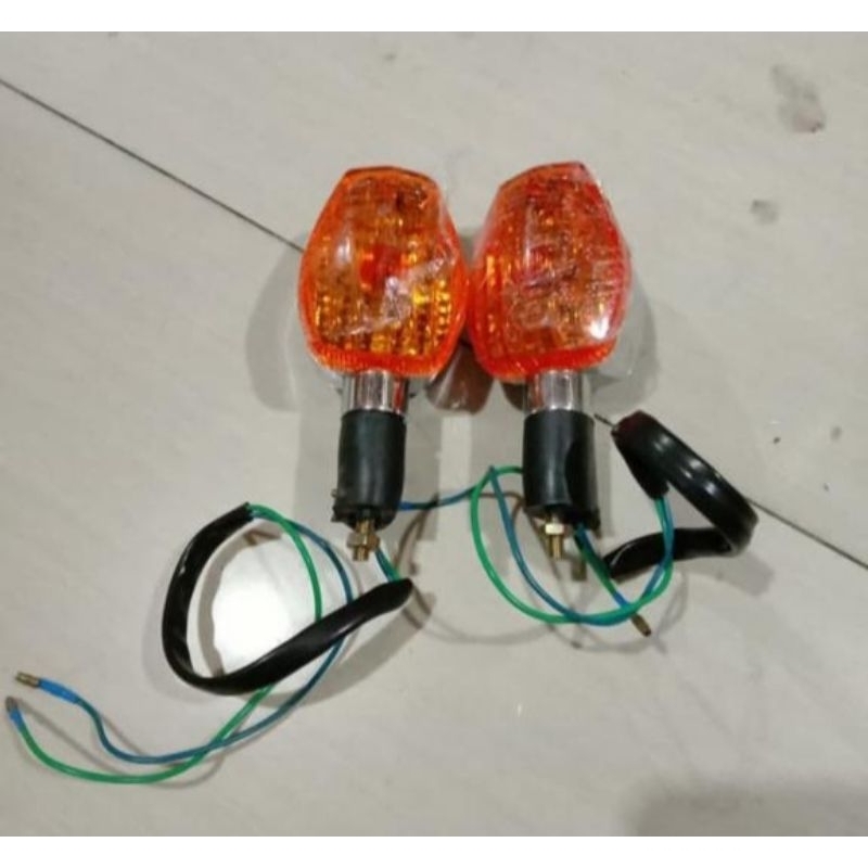 Lampu Sen Assy Tiger 2006 Crum 2 Buah Kualitas Terbaik