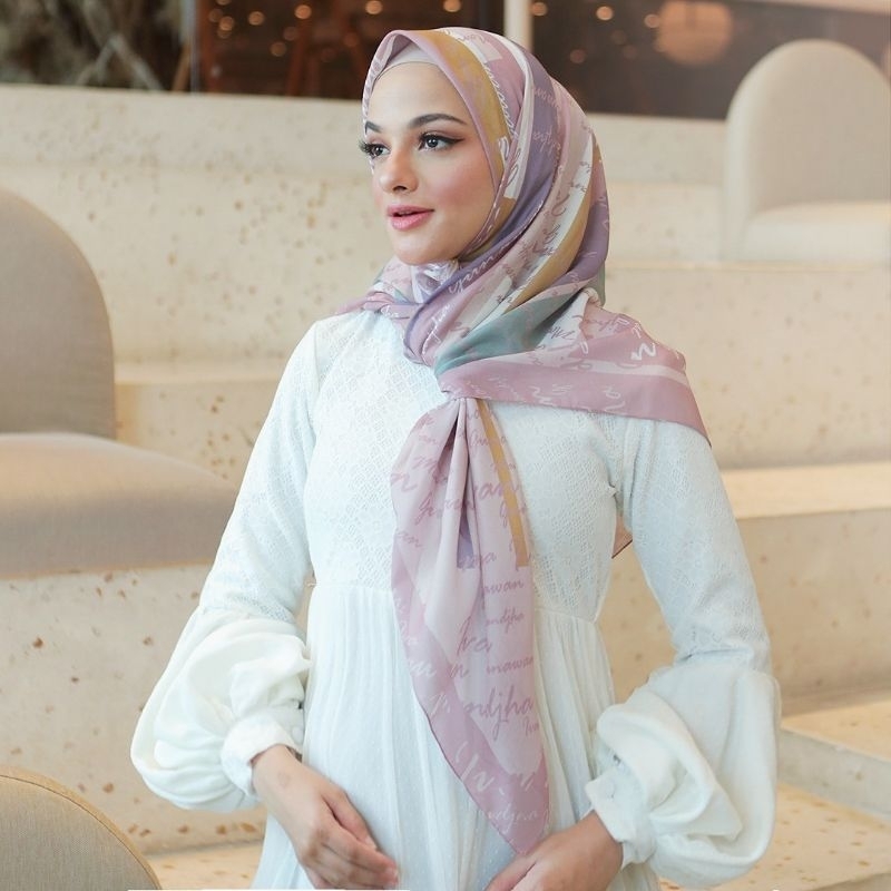 MANDJHA Happy Day Pink Scarf By IVAN GUNAWAN - Jilbab Hijab Segi Empat Voal Original