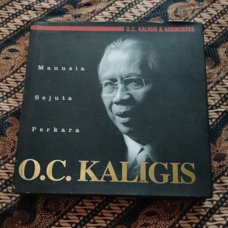 BUKU MANUSIA SEJUTA PERKARA O. C. KALIGIS