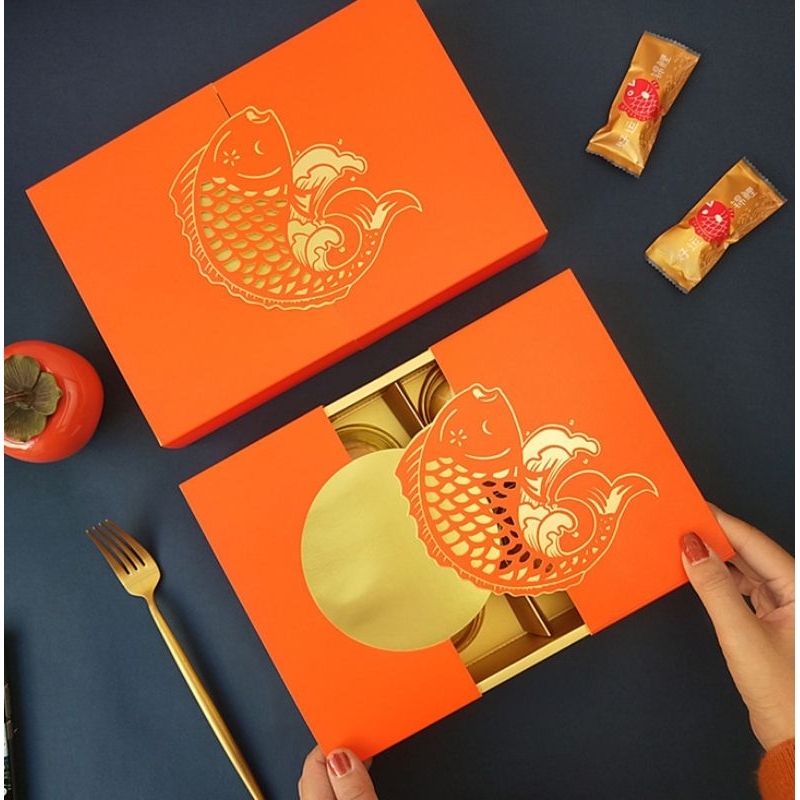 

(KK66) Kotak Kue Imlek/Mooncake Sekat 6 Dengan Sliding Sisi Ikan