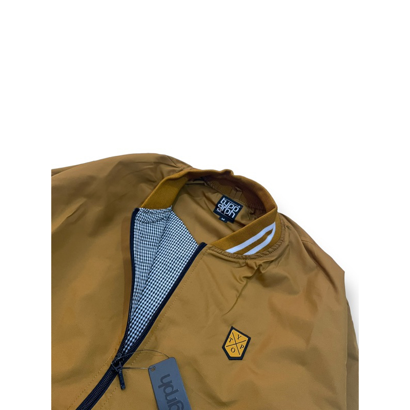 Jaket bomber parasit brand Typogrph
