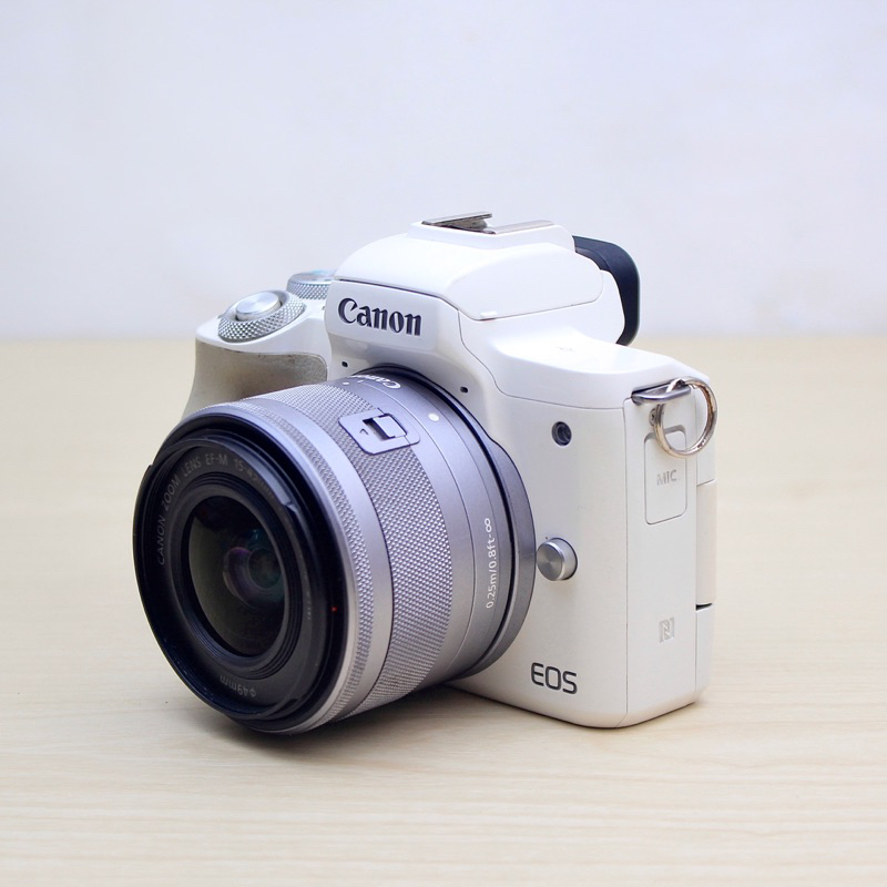 Kamera Canon EOS M50 + Lensa Kit 15-45mm STM Bekas / Second bukan M10 M5 M6 M3 M100 M200 RP R R5 R6