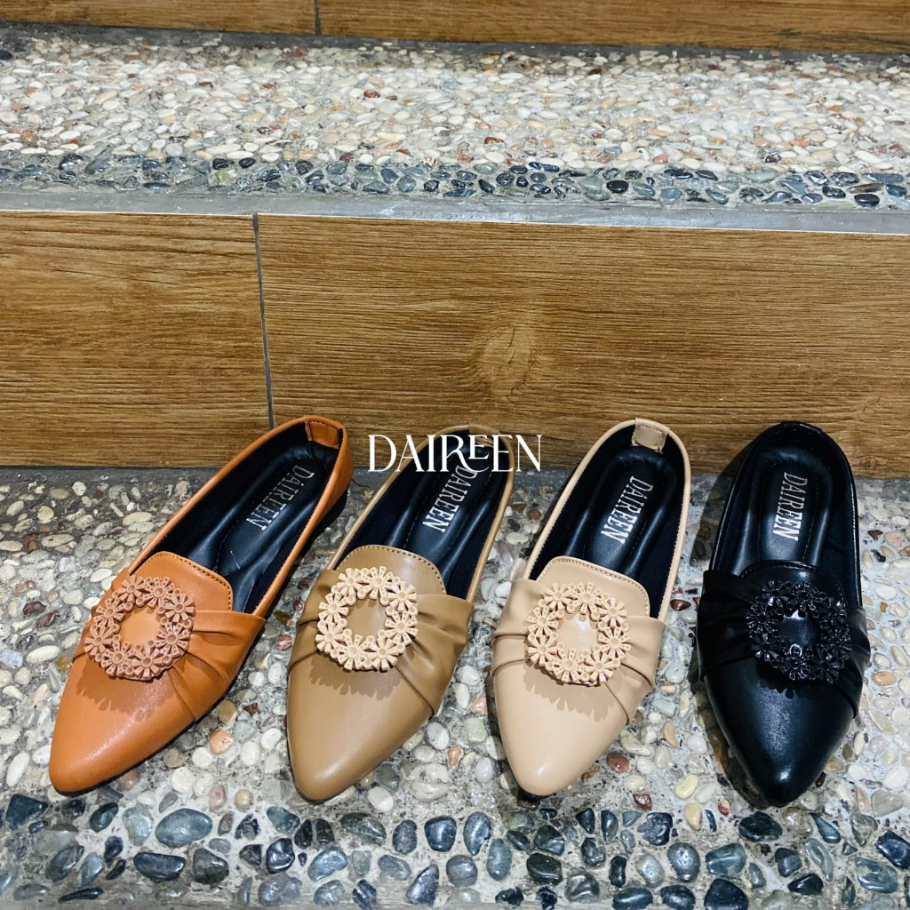 Dinda - sepatu wanita slip on flatshoes Yuri warna hitam tan krem dan coksu dan moka ukuran 37-43