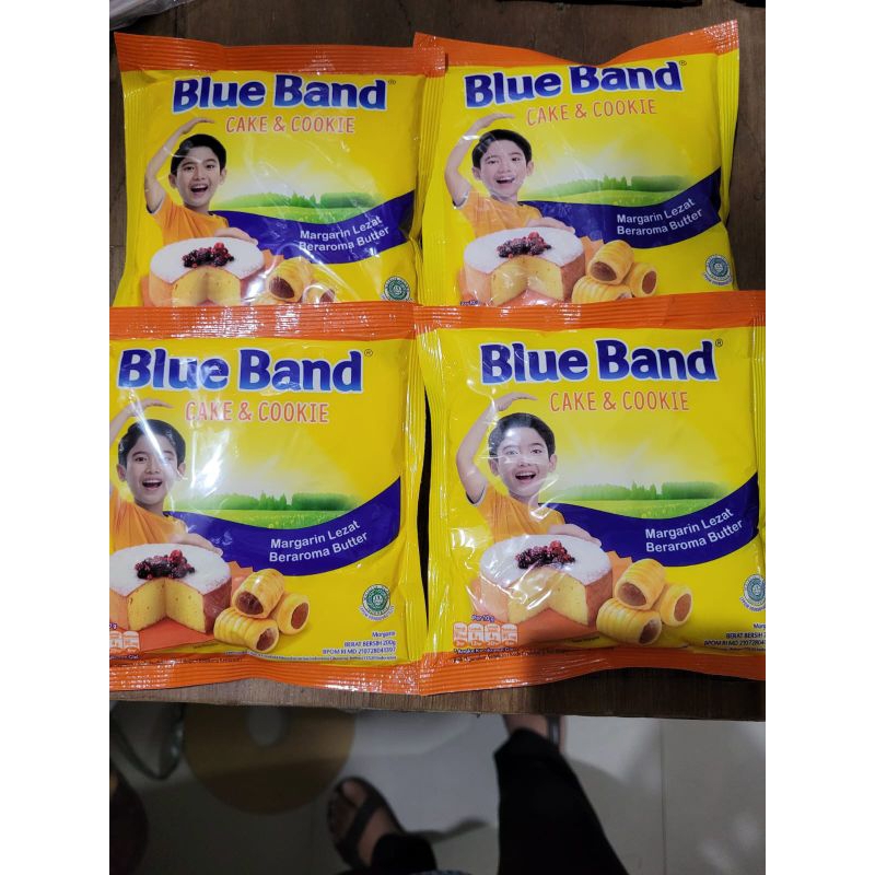 

MARGARIN BLUEBAND 200 gram SACHET CAKE AND COOKIES MENTEGA BLUEBAND