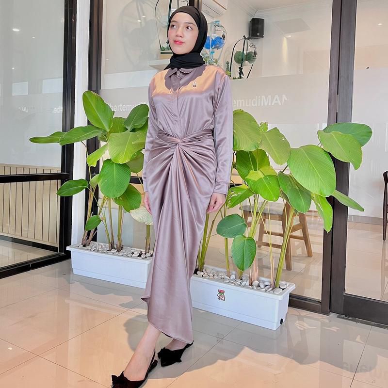 ONE SET SATIN SILK