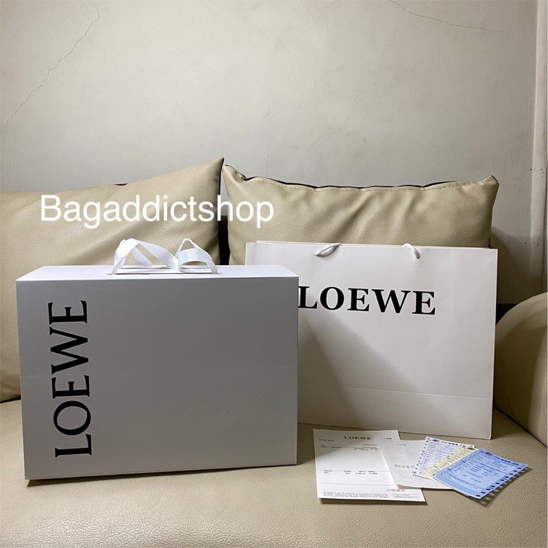 

BagAddict LW Box SET Medium + Paperbag Large (Box, Paperbag + Bill) MirrorImportVIP