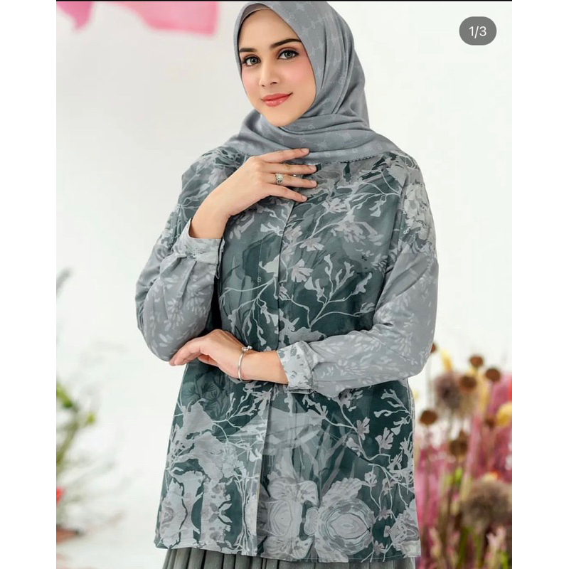 preloved, valvia top midnight size XS/S riamiranda x buttonscarves