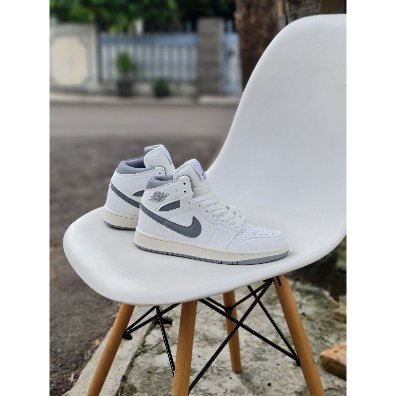 Sepatu • Basket Air Jordan 1 Mid White Grey Pria &amp; Wanita Kualitas Premium