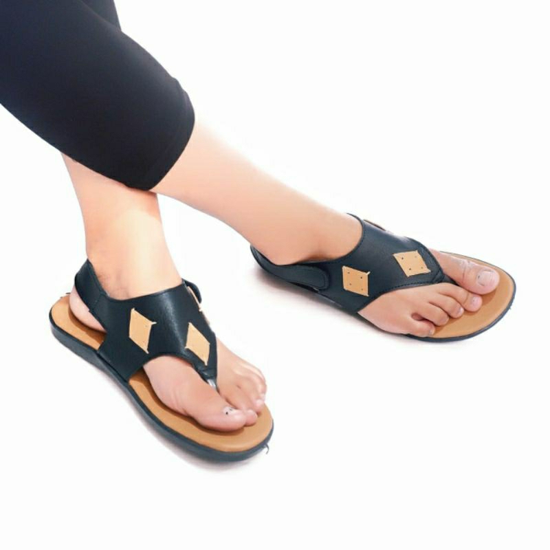 Sandal Kulit Wanita