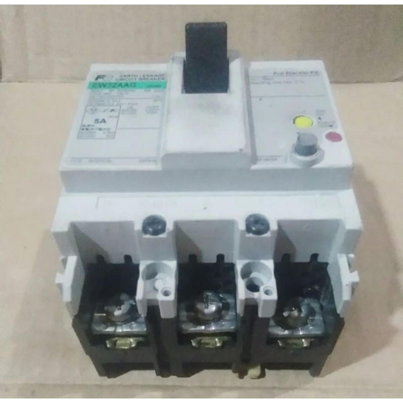 circuit breaker fuji earth leakage  3pas - 5amp , new