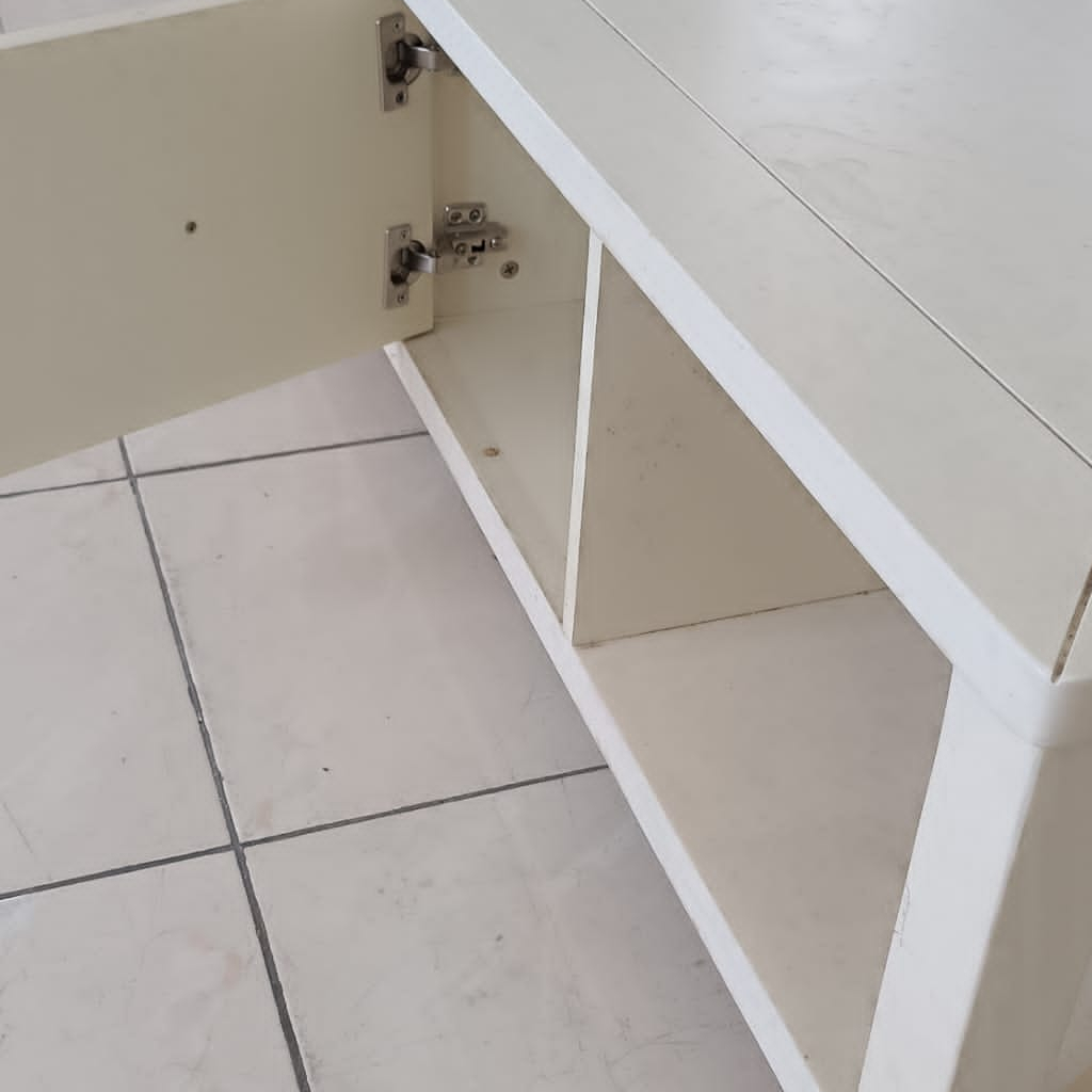 Meja Tamu Minimalis dengan Rak Laci putih / Coffee Table / Meja Rak TV