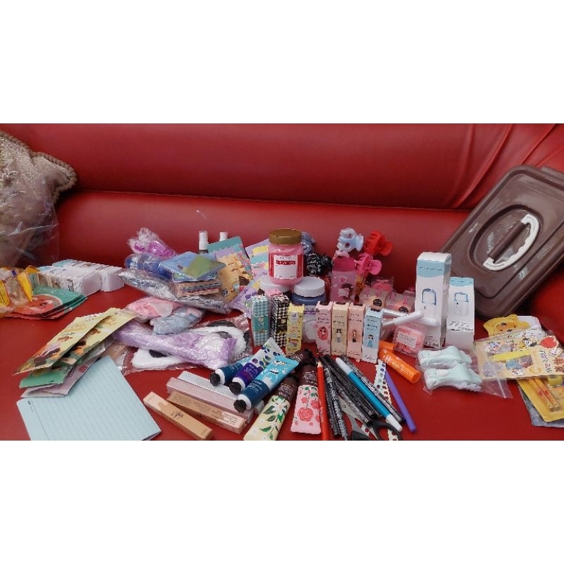 

Serok berhadiah alat tulis lucu (12 kapsul +bonus)
