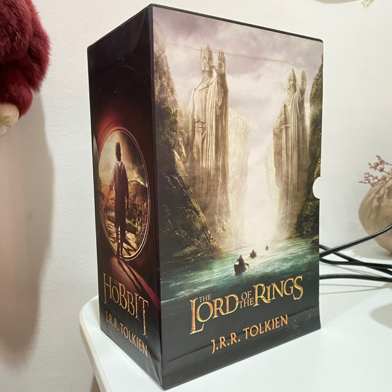 [BUKU BEKAS / PRELOVED ORI] The Lord of the Rings: The Hobbit, The Return of the Kings, The Two Towe