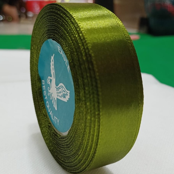 

Pita Satin Hijau Army 1/2 Inch 1,27cm Per roll pita kado pita bucket