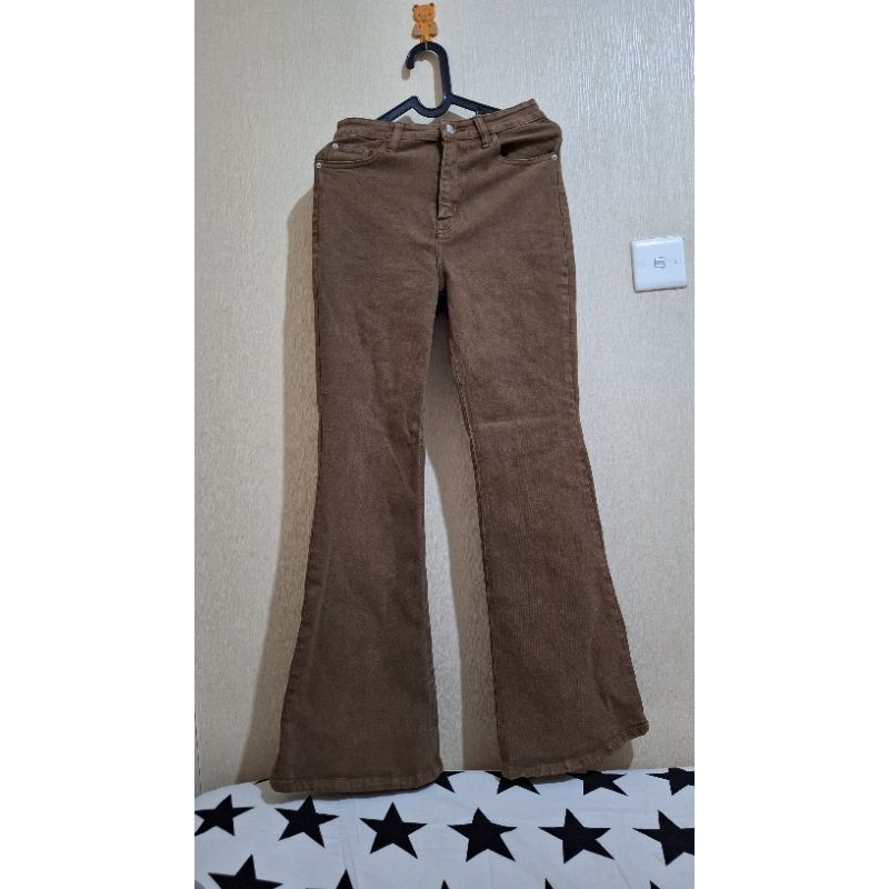 ( PRELOVED ) Jeans Bootcut Wanita (masih baru belum pernah dipakai)