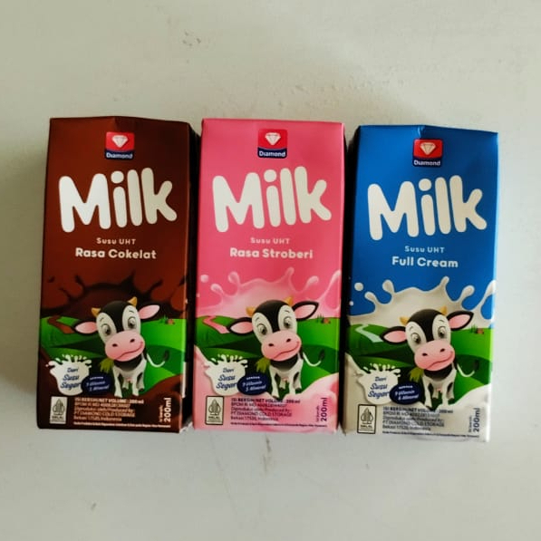 

DIAMOND Susu UHT Milk 200ml Rasa Full Cream, Stroberi, dan Coklat