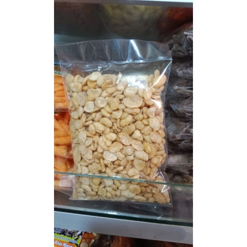 

OLEH-OLEH KHAS MINANG /kacang koro / kacang campur / kacang pedas manis