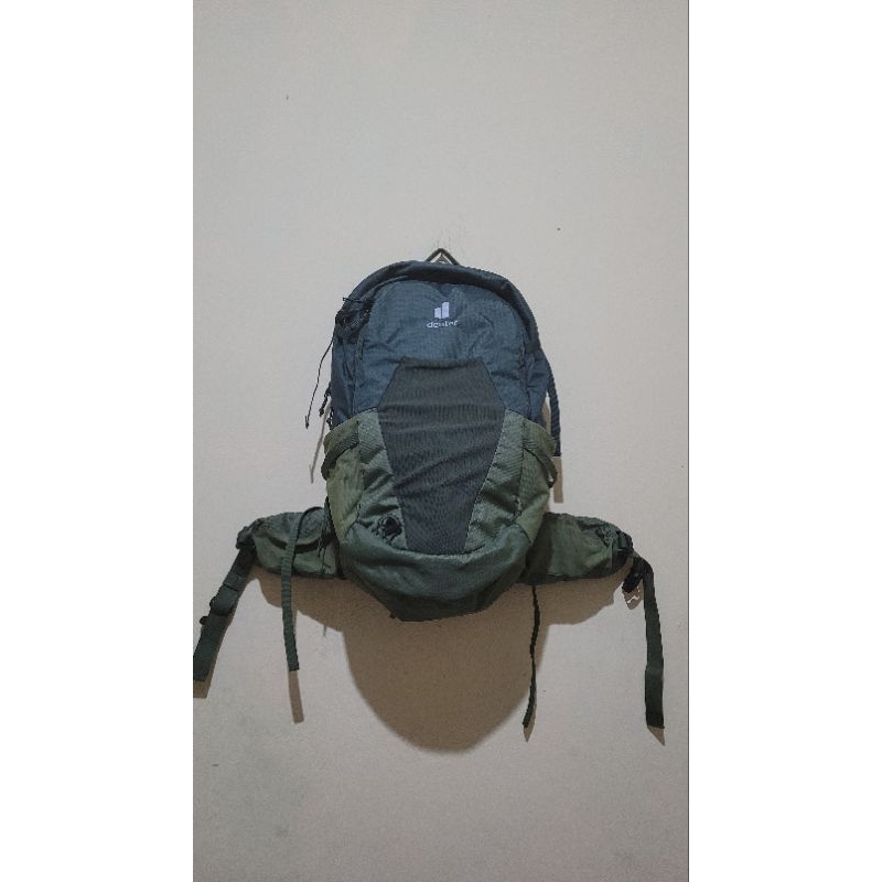 DEUTER FUTURA 27L IVY KHAKI