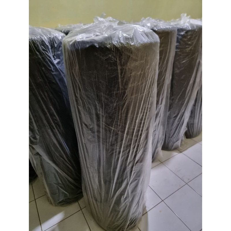 

PLASTIK BUBBLE WRAP HITAM ( MERK NO NAME UK 1.25M X 50M )