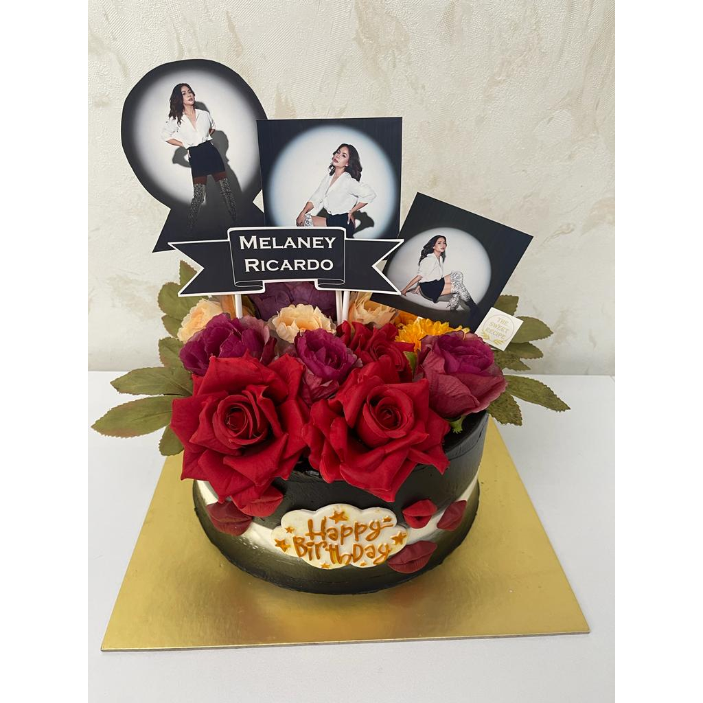 

Cake Black And Red Rose