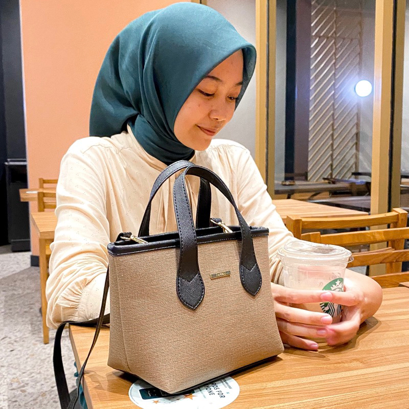 Dara Slingbag - Tweelyforbag - Tas Selempang Wanita - Tas Wanita