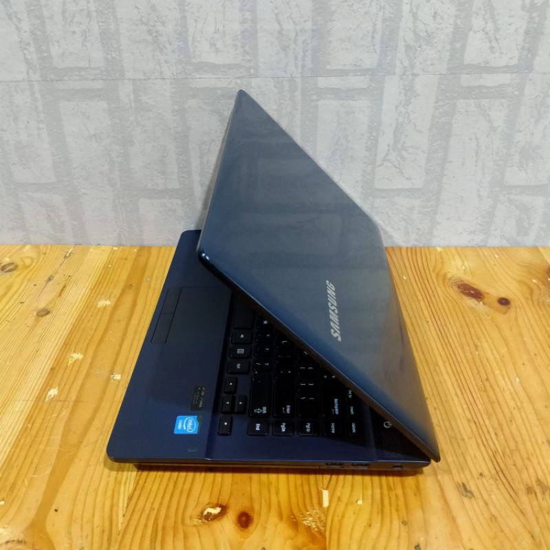 Laptop Samsung 270E intel Celeron Ram 4Gb/500Gb HDD Windows Full aplikasi siap pakai