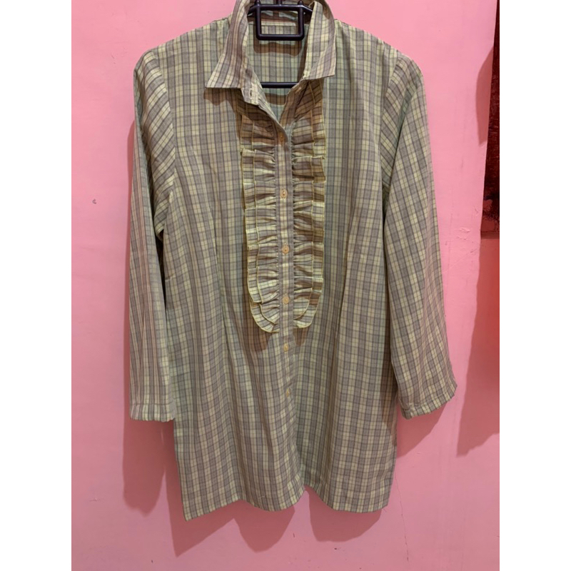 Hem baju atasan wanita motif kotak kotak