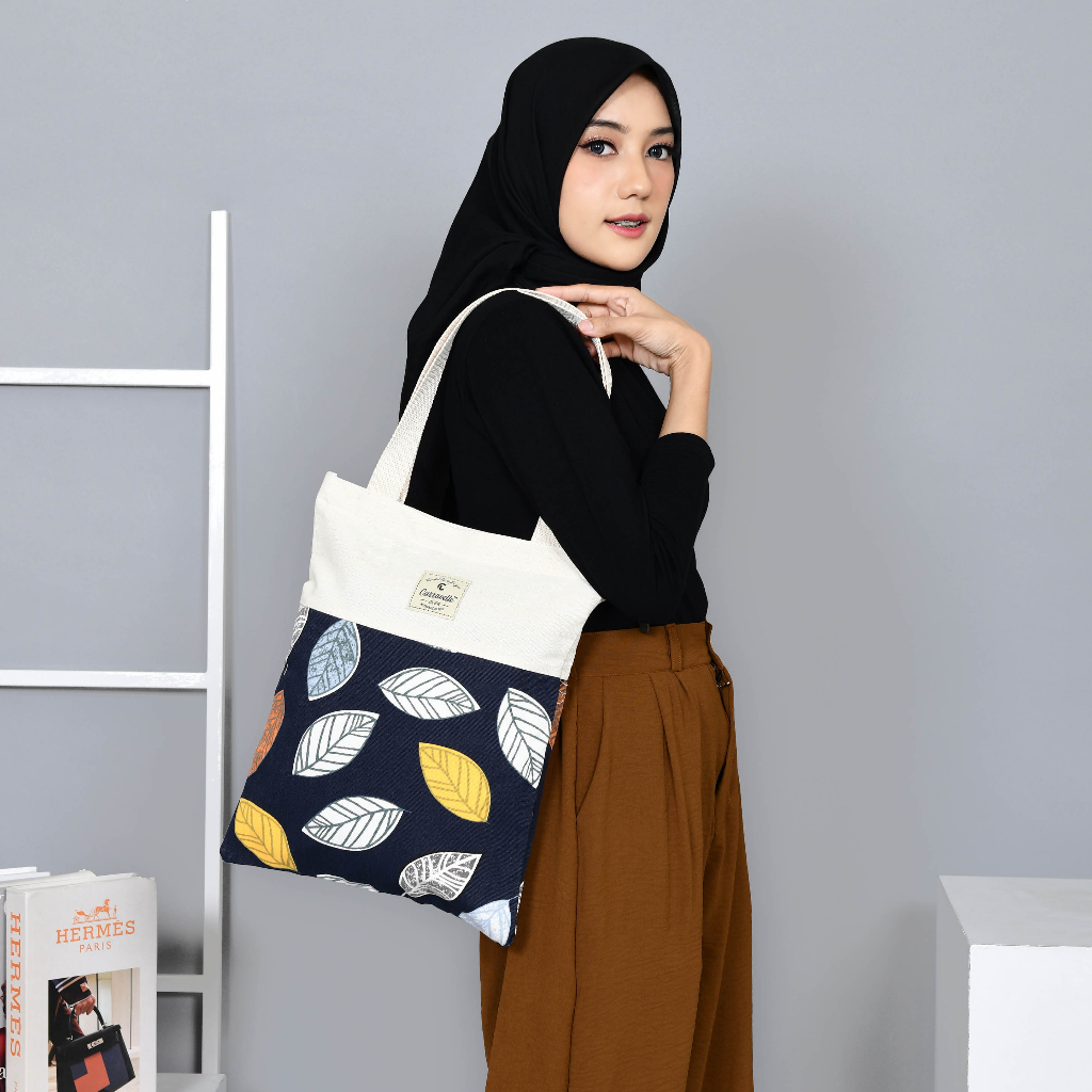 Tas Wanita Tote Bag Aesthetic resleting totebag kuliah cewek kekinian bahan kanvas polos dan Canvas motif bisa custom sablon untuk gift souvenir pernikahan seminar dll