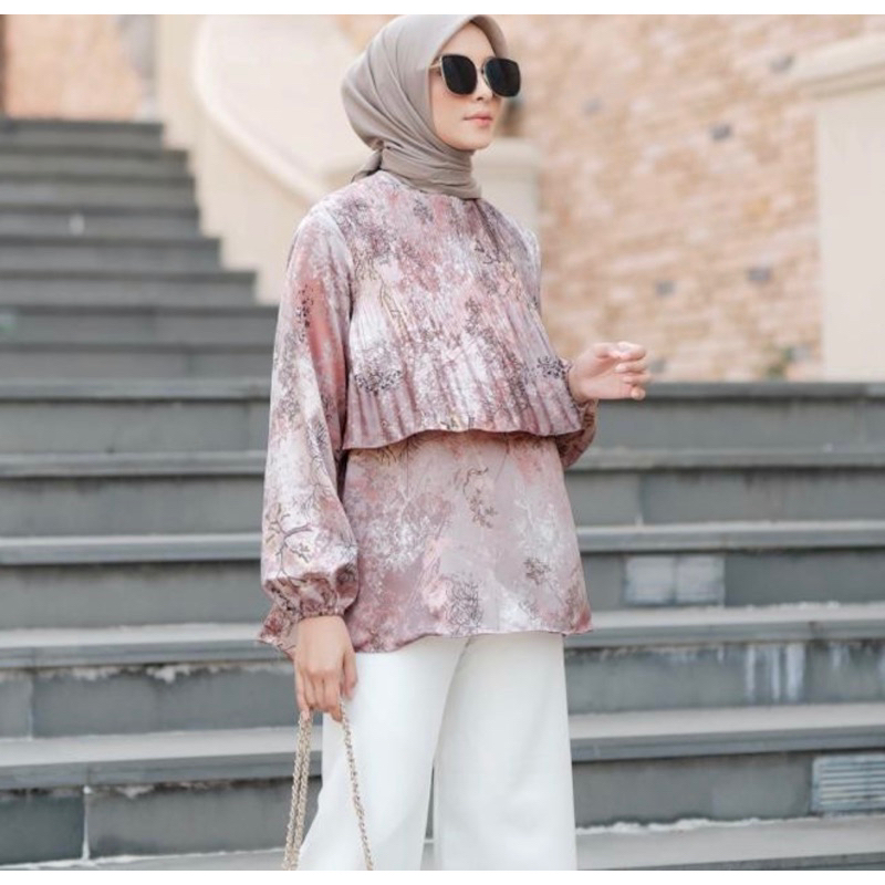 Vanilla hijab Blouse Preloved